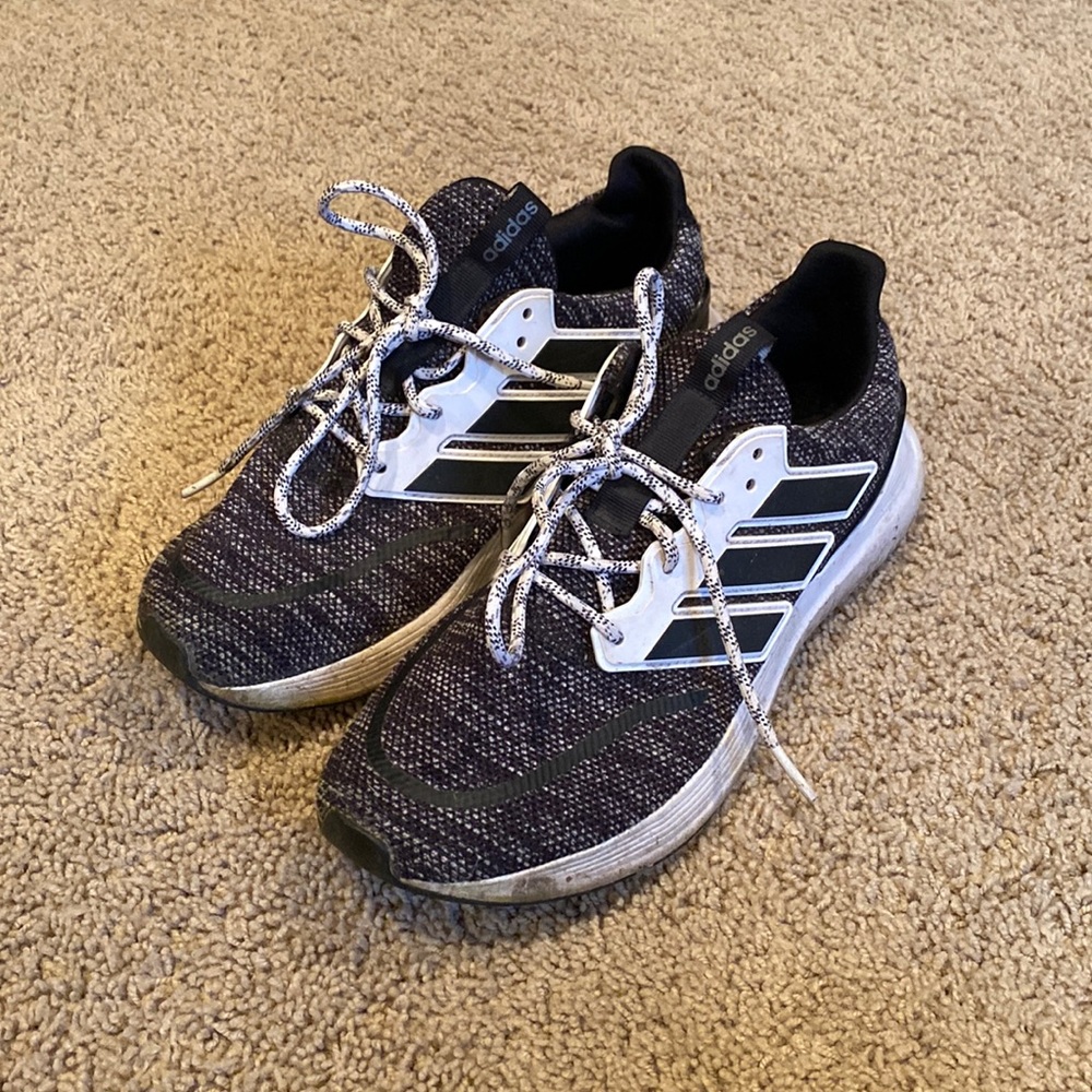 Mens size 8.5 Adidas Cloudfoam Running Tennis Shoes
